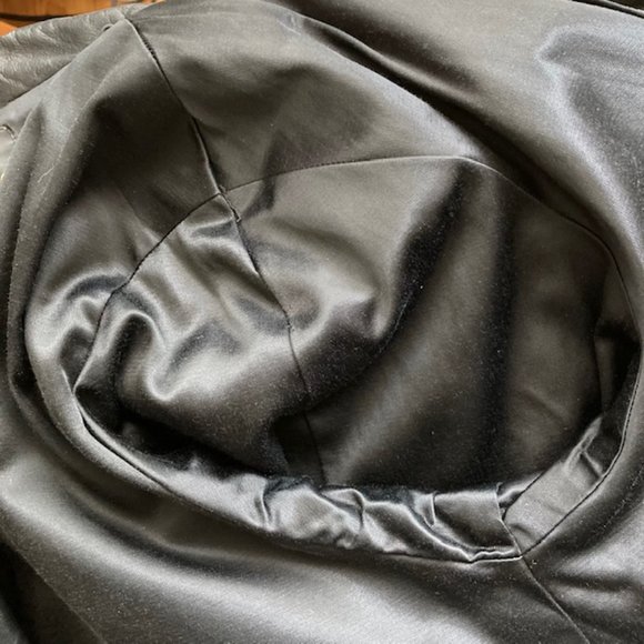 Ladies 3/4 length vintage black leather coat excellent. - Picture 4 of 7